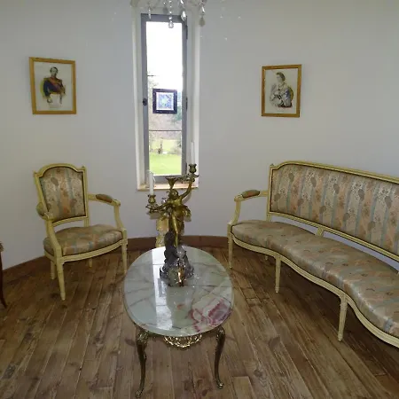 Chateau De La Forie Bed & Breakfast 3*