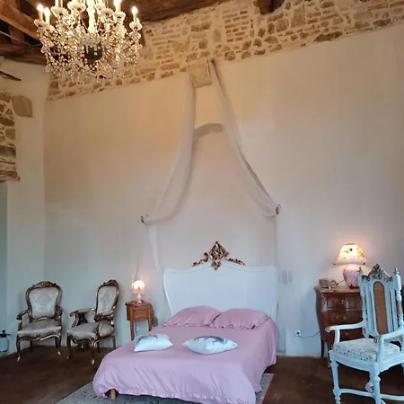 Chateau De La Forie Bed & Breakfast 3*