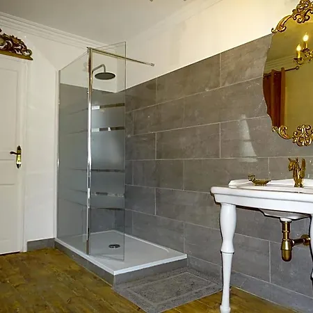 Bed and breakfast Chateau De La Forie Saint-Etienne-sur-Usson