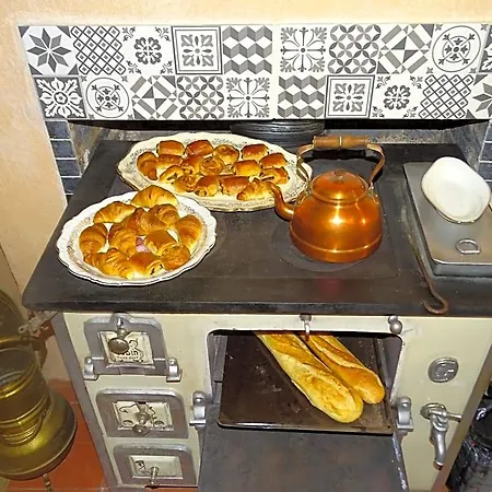 Chateau De La Forie Bed and breakfast 3*