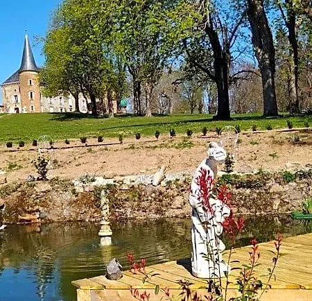 Chateau De La Forie Bed and breakfast Saint-Etienne-sur-Usson